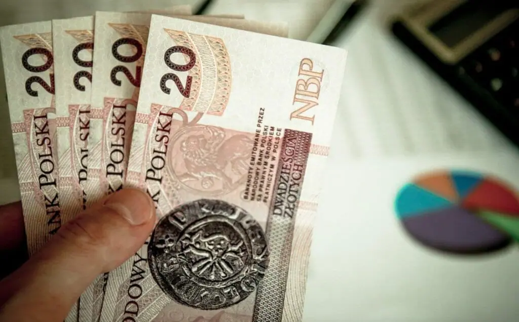 Jak rozliczyć podatek od kryptowalut w Polsce (PIT-38, FIFO, wymiana na stablecoiny).